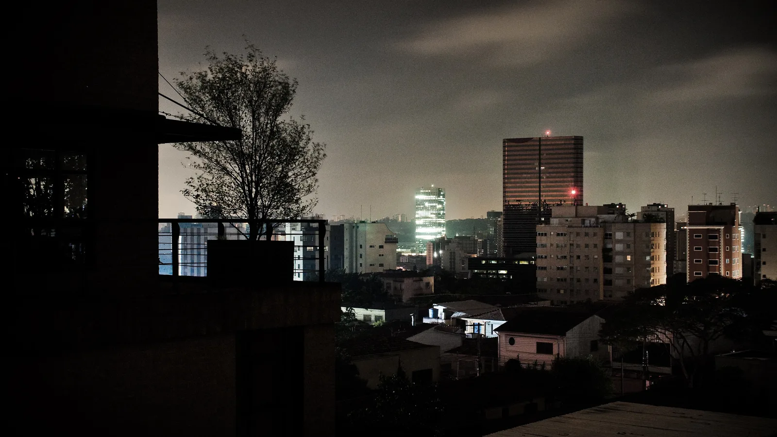 Vila Madalena, na zona oeste de São Paulo, às escuras durante um apagão