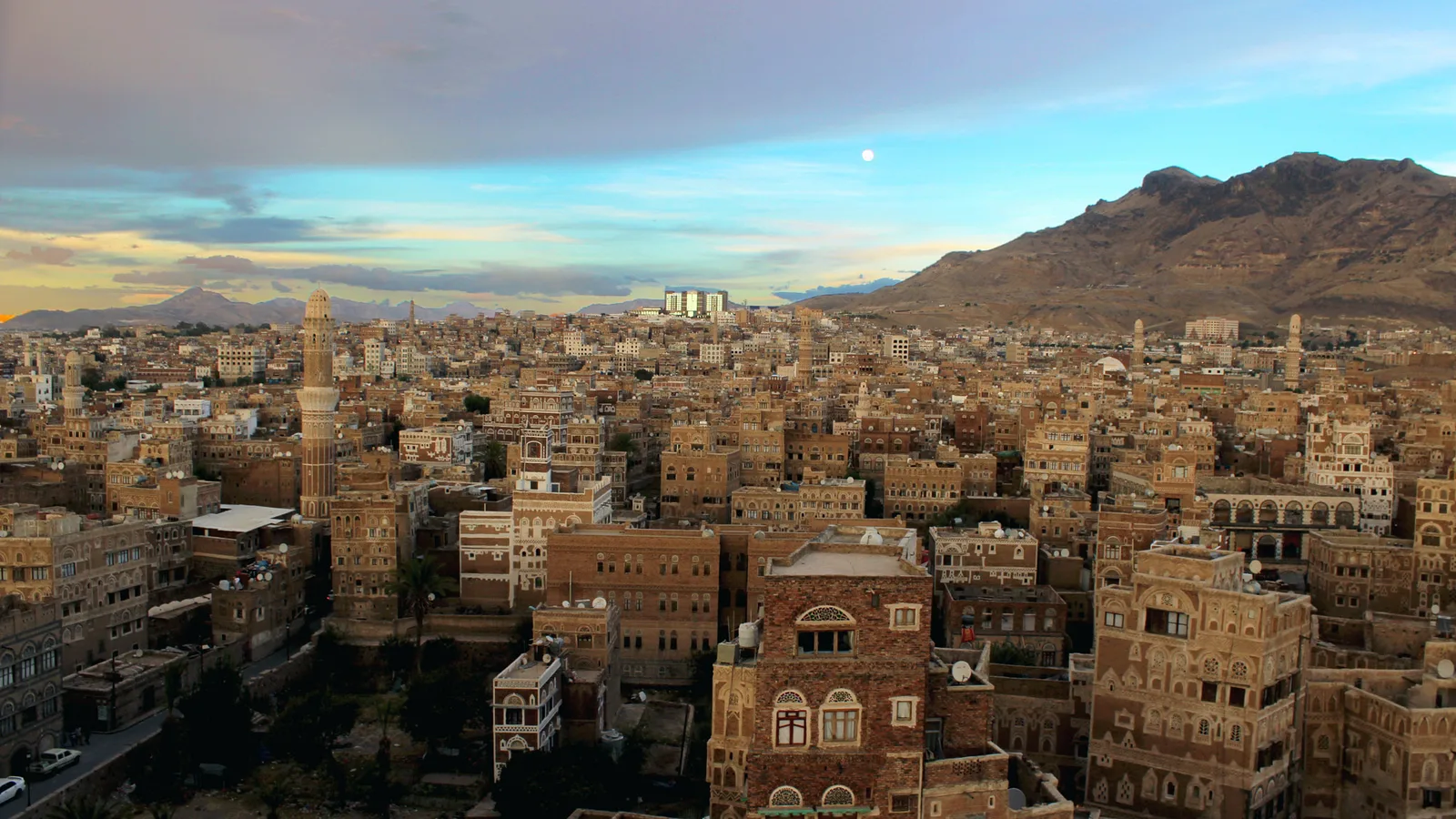 Cidade Velha de Sanaa, capital do Iêmen, segundo país mais fechado para a Bíblia na lista de 2026