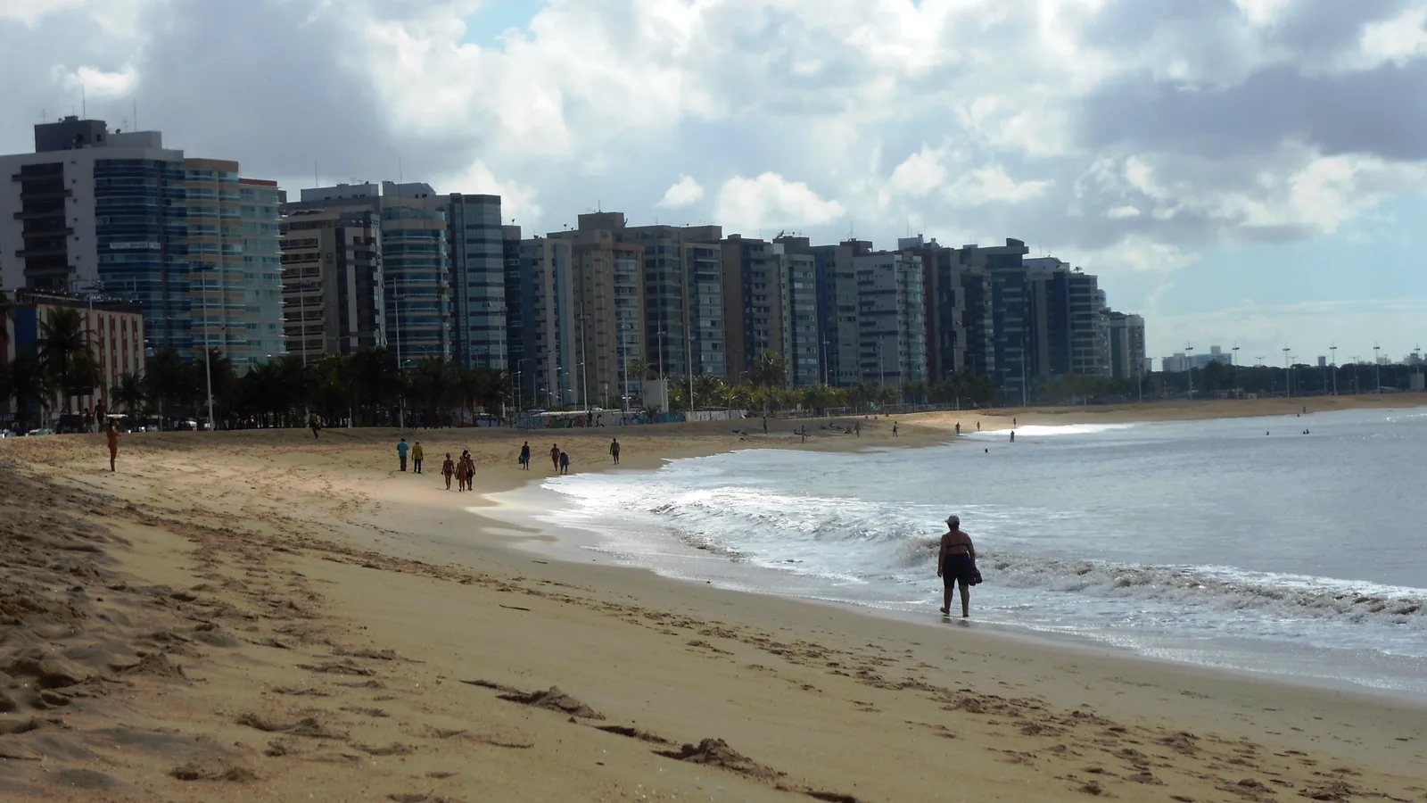 Orla de Camburi, em Vitória, onde o ato deste sábado interditou parte da Avenida Dante Michelini