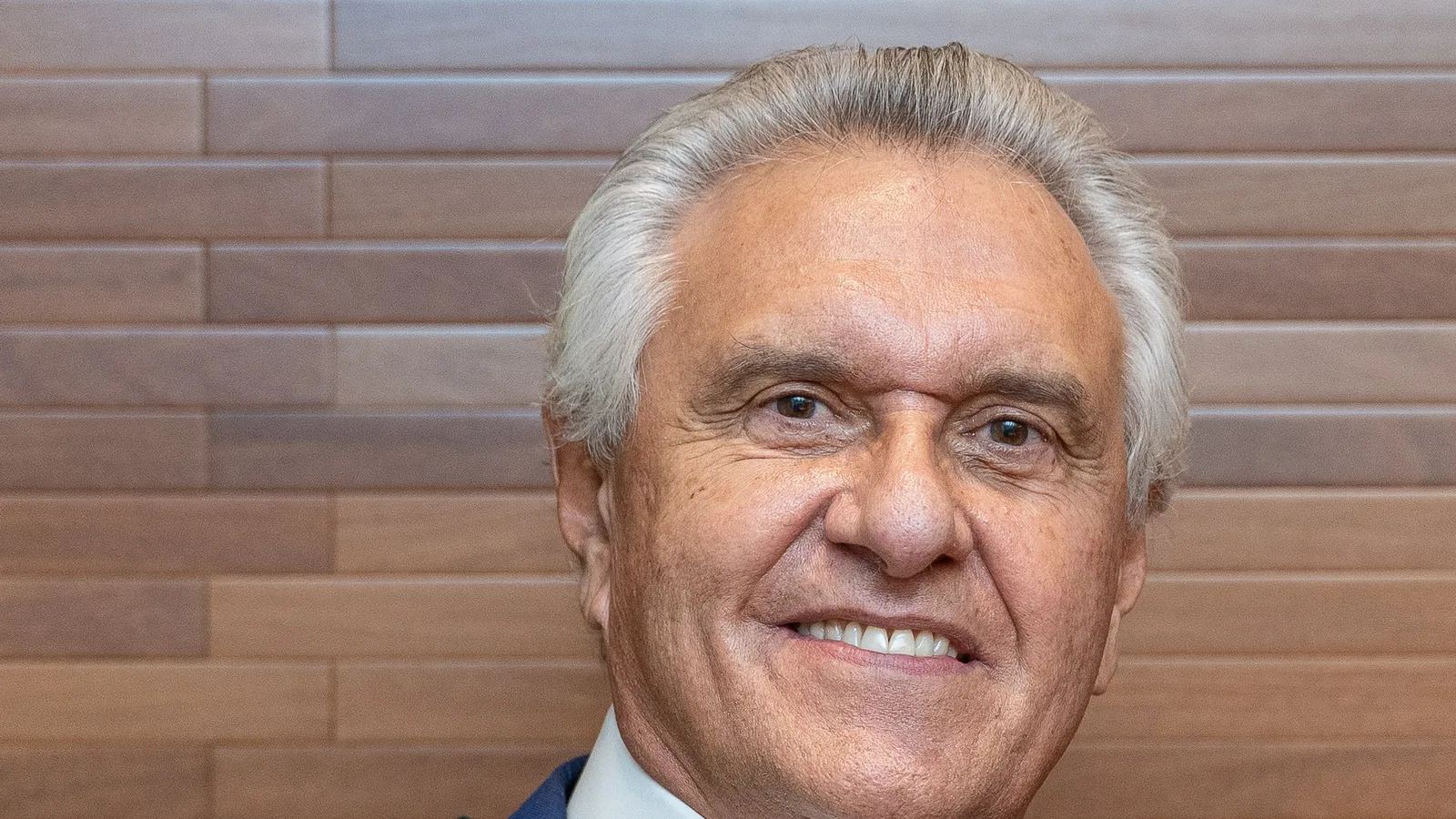 Ronaldo Caiado sorrindo, em retrato