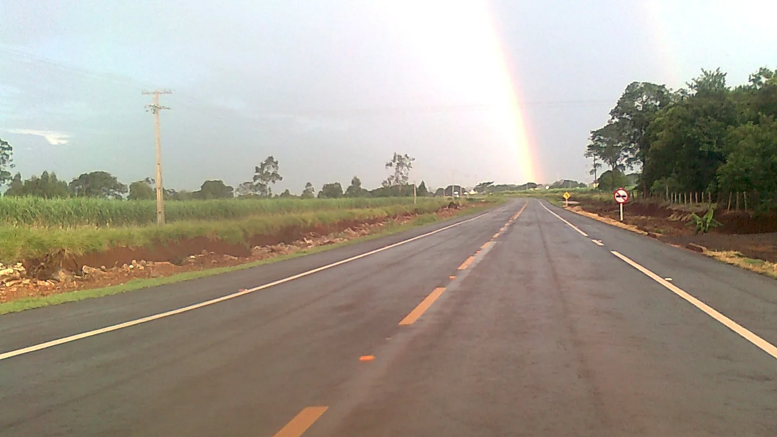 Rodovia na zona rural de Dourados, em Mato Grosso do Sul
