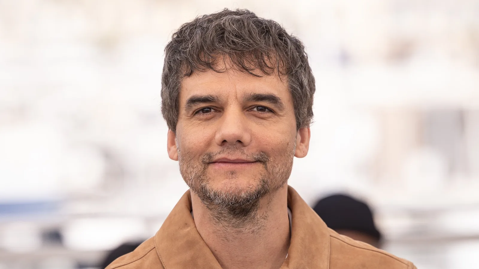 Wagner Moura, apresentador do episódio Pátria Submissa, no Festival de Cannes de 2025