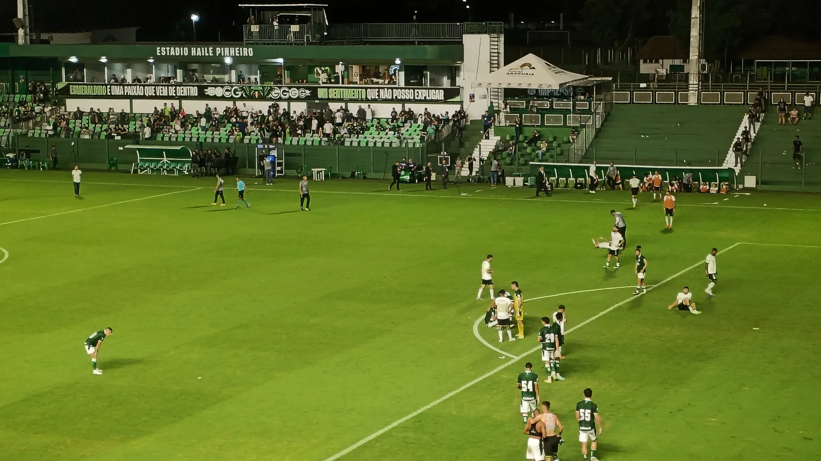Estádio Hailé Pinheiro, a Serrinha, em Goiânia, durante Goiás x América Mineiro em 2026