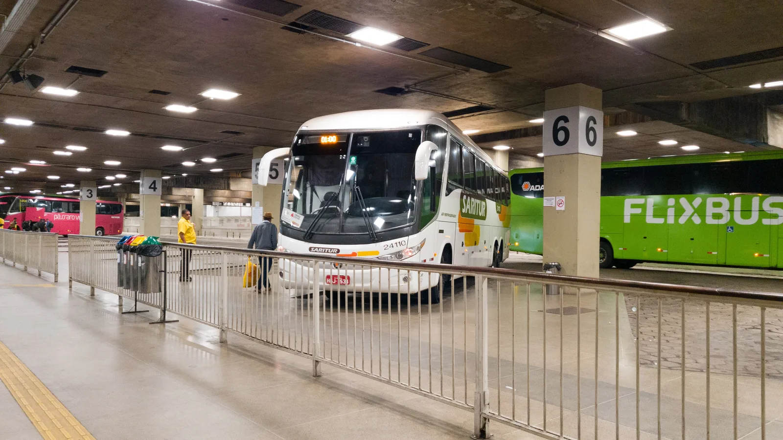 Ônibus deixa o terminal da Rodoviária de Belo Horizonte, cidade onde o pedreiro procurou a mulher que conheceu nas redes