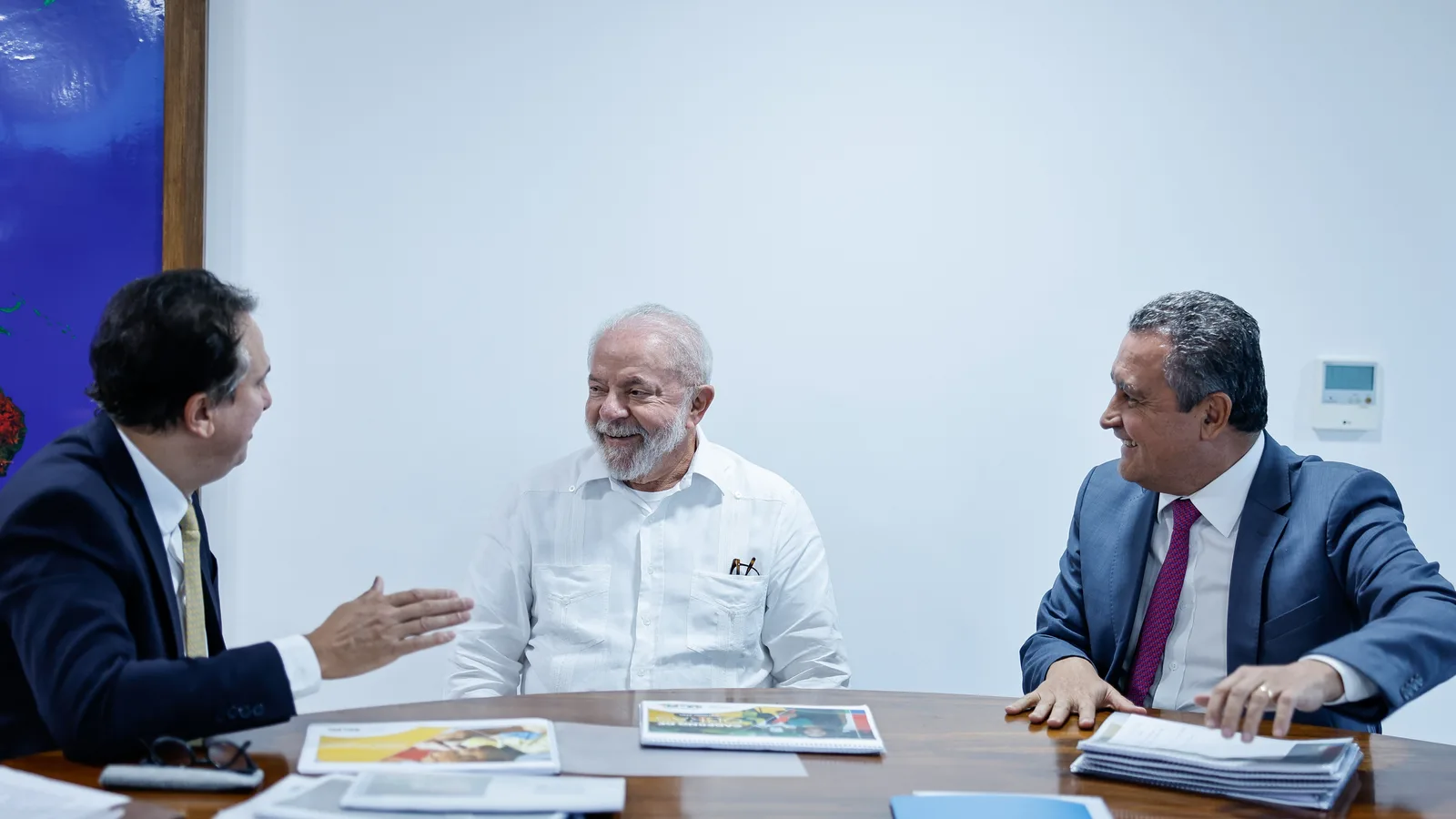 Lula e Camilo Santana em reunião no Planalto, em 2023
