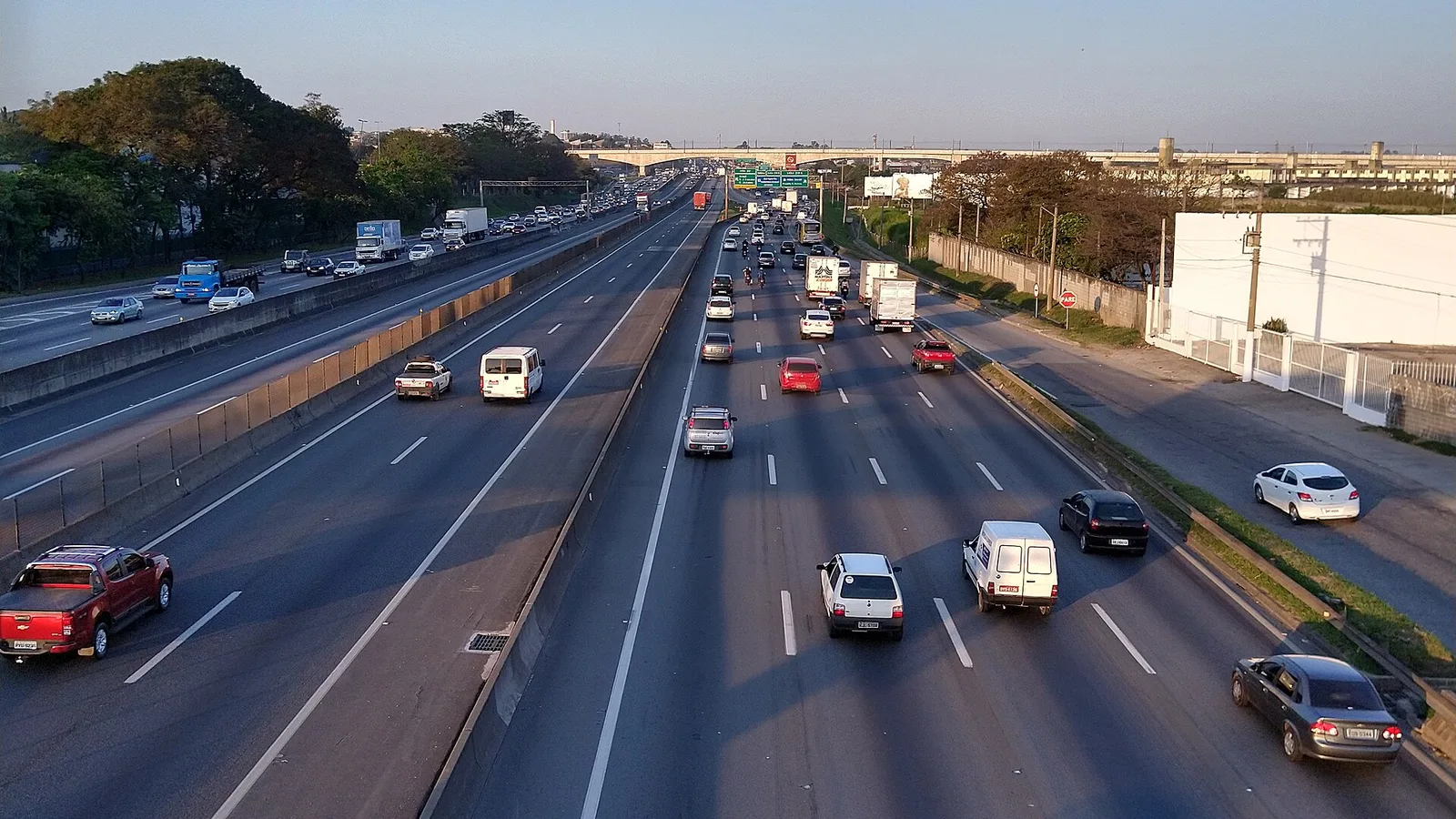 Rodovia Presidente Dutra em Guarulhos, onde a van com o Actínio-225 foi abordada