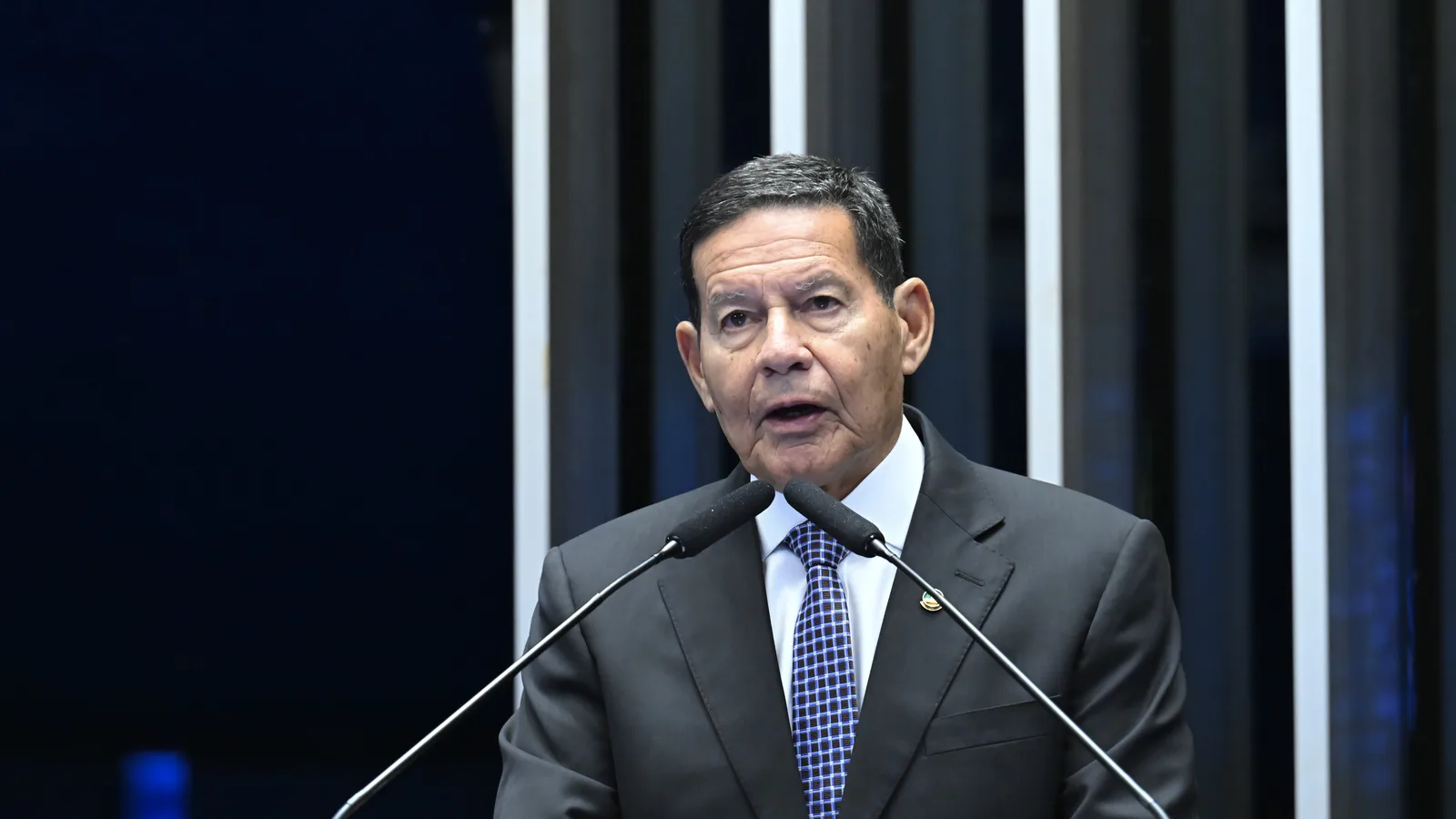 Hamilton Mourão (Republicanos-RS) discursa na tribuna do Senado, em foto de arquivo de outubro de 2025