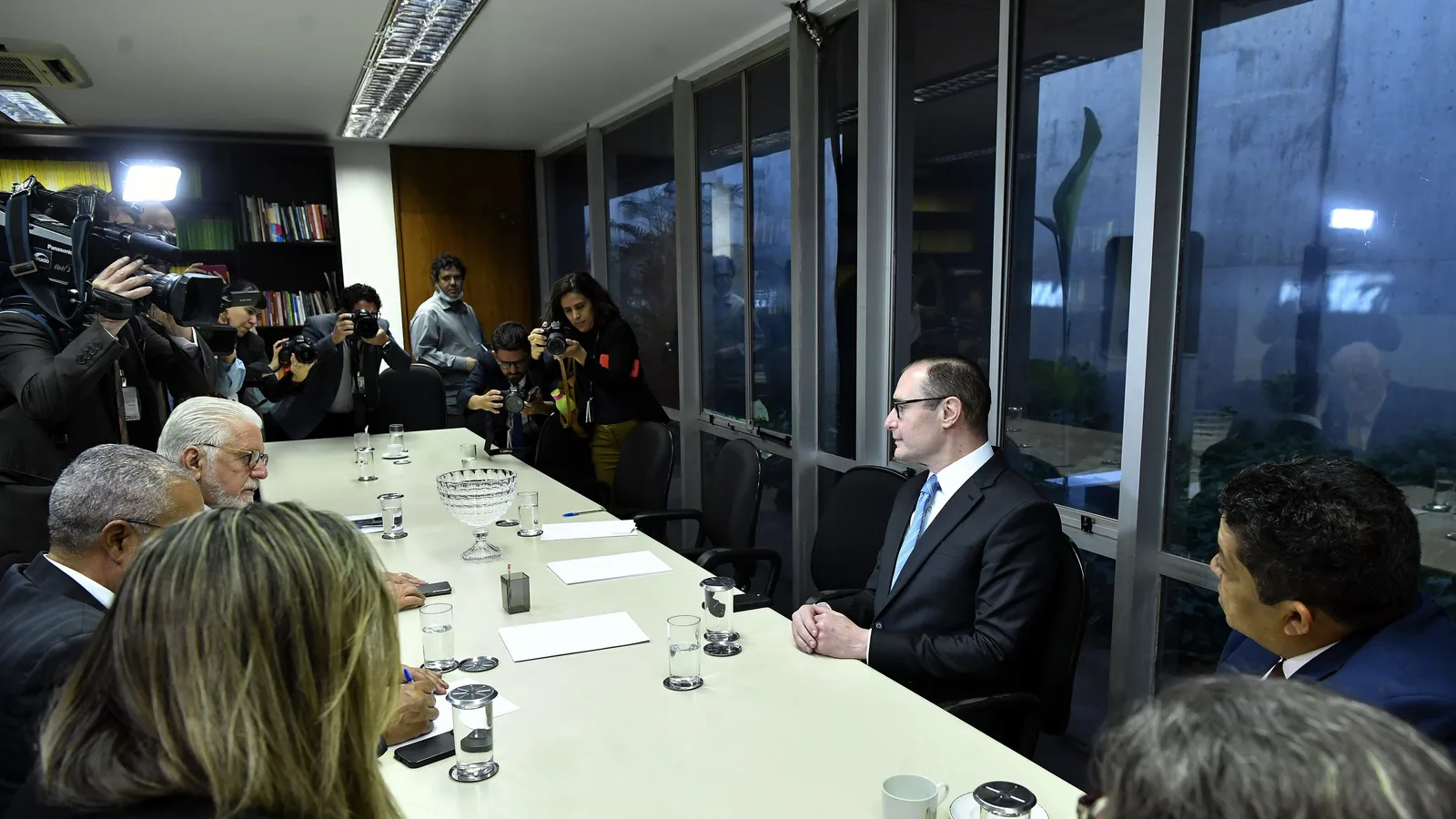 Cristiano Zanin, hoje ministro do STF, em reunião no Senado em 2023