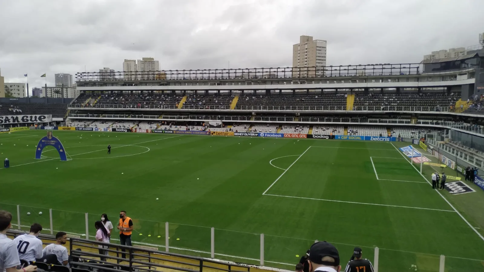 A Vila Belmiro, em Santos, palco do clássico que terminou sem gols nesta quarta