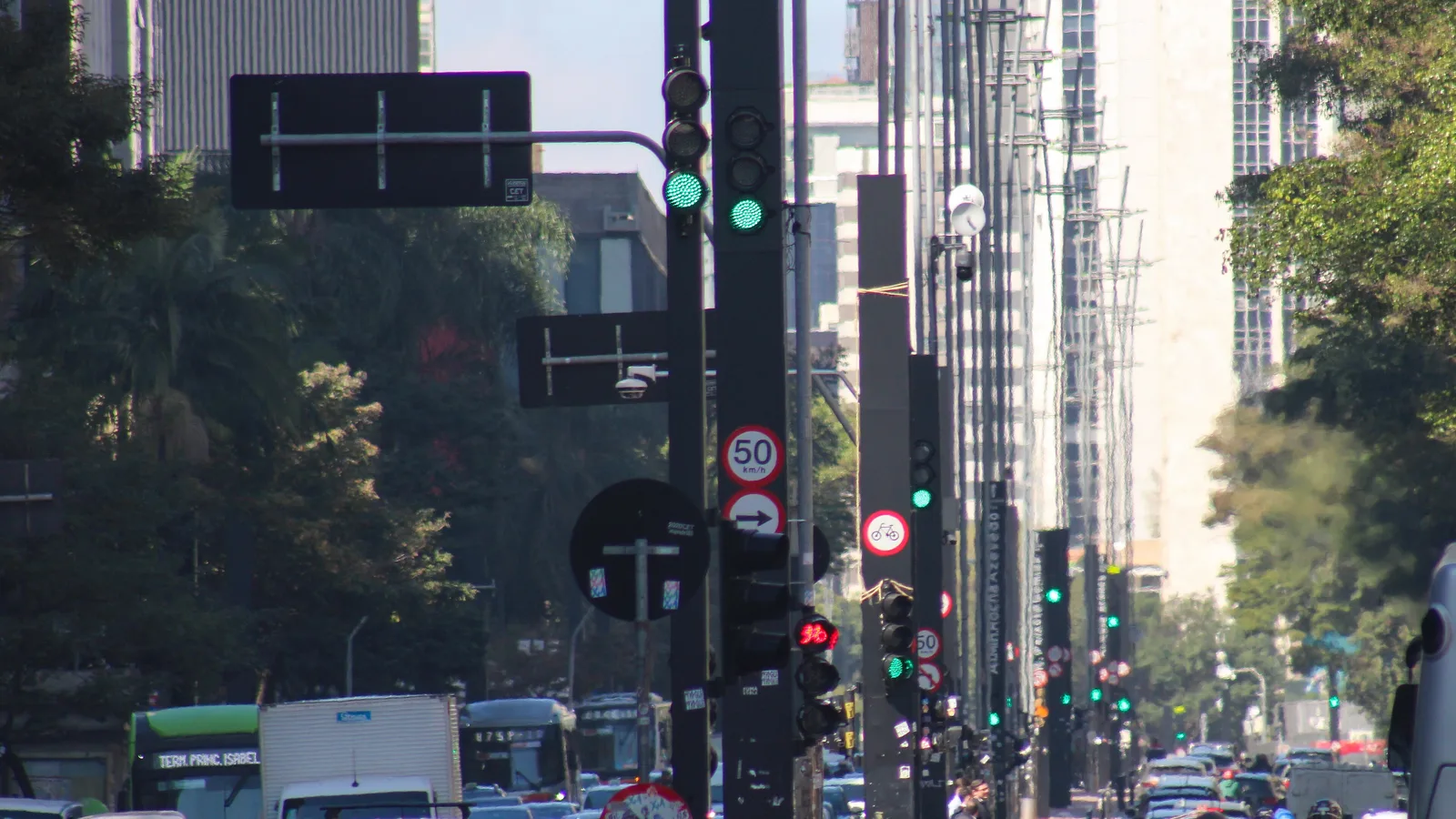 Avenida Paulista, em São Paulo, vista a partir da Consolação