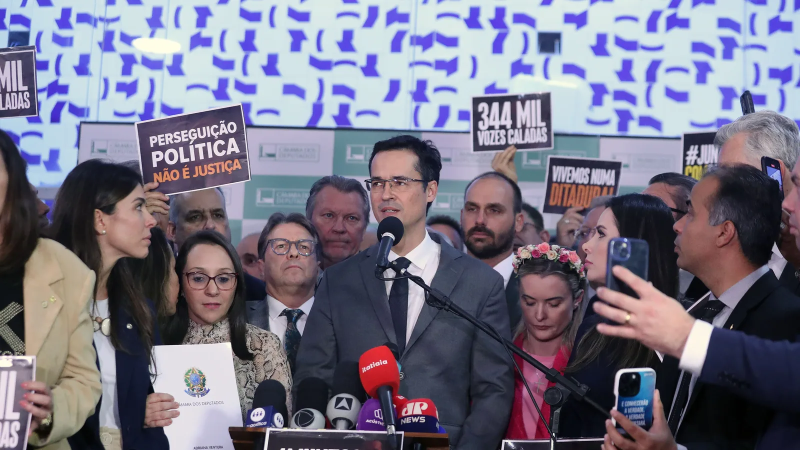 Deltan Dallagnol em entrevista coletiva na Câmara, em 2023
