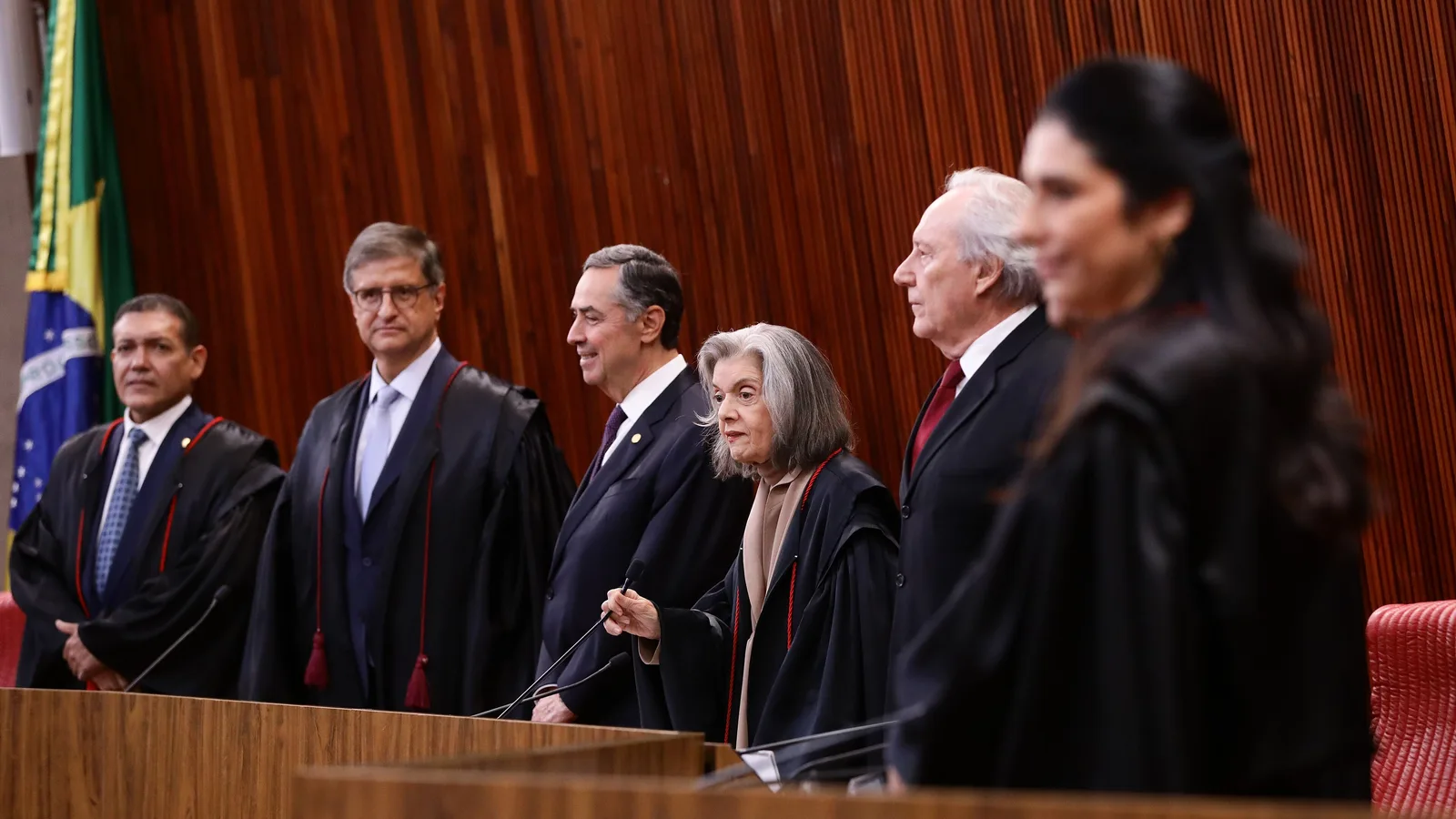 Plenário do TSE na posse da ministra Estela Aranha, em agosto de 2025