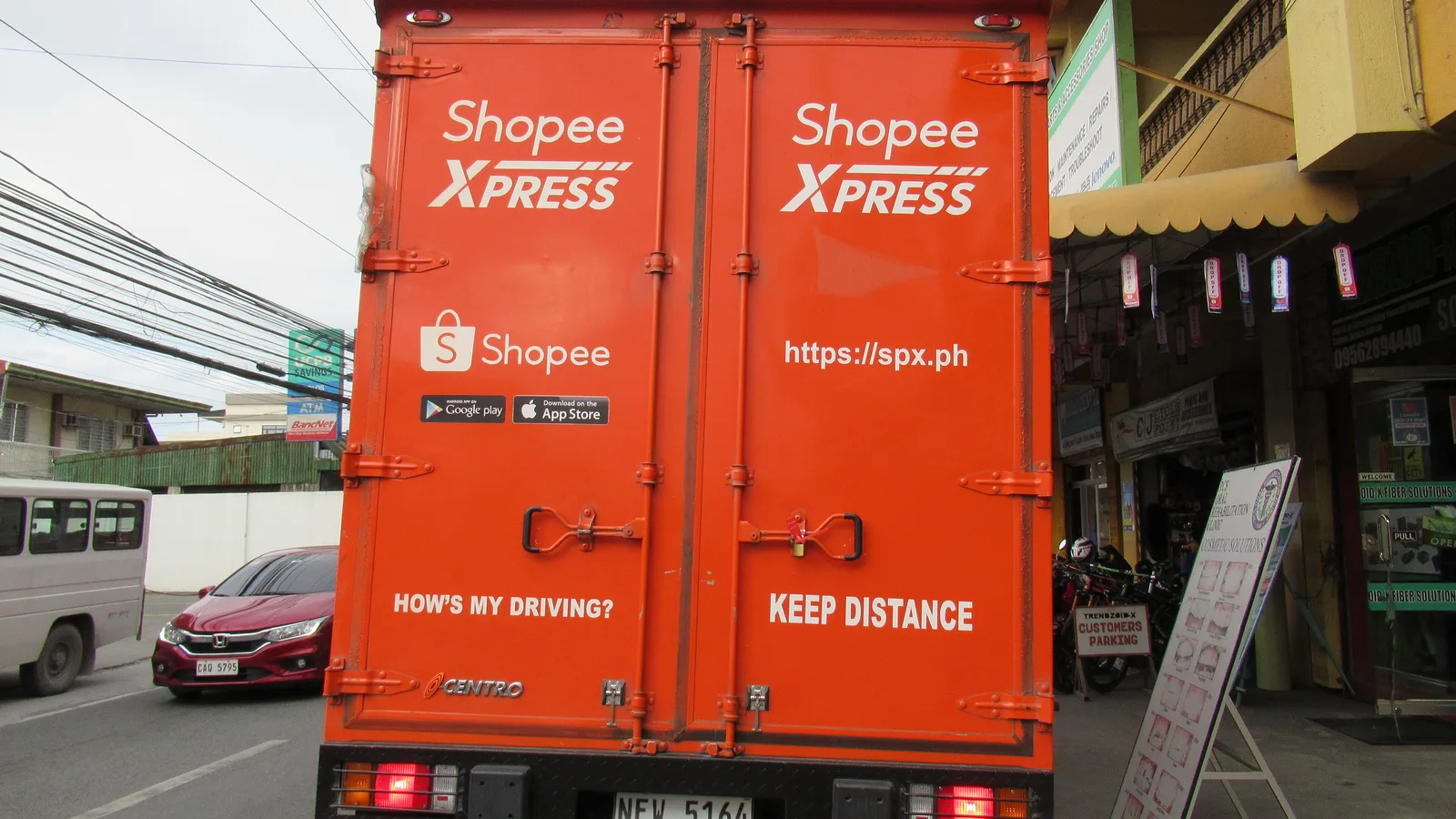 Entregador da Shopee Xpress nas Filipinas.